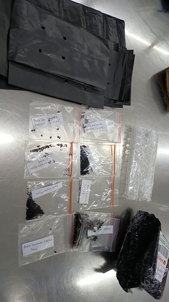 Polybag 20 X 20 Cm (kantong Plastik Polibag 1 Lembar)