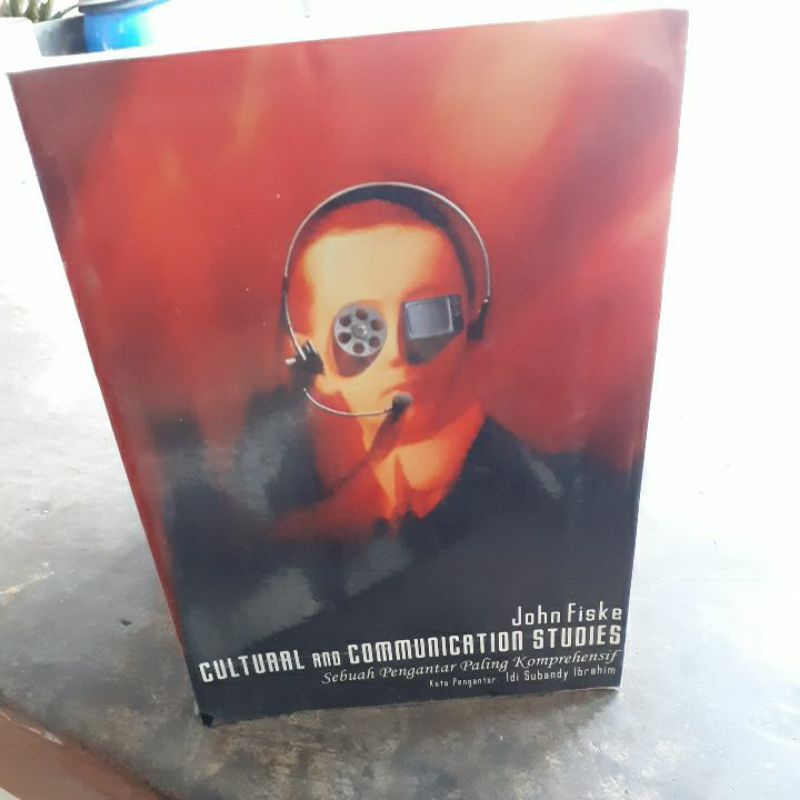 

BUKU ORIGINAL CULTURAL AND COMMUNICATION STUDIES JOHN fiISKE