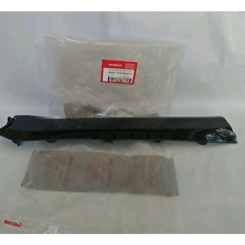 COVER UNDER R SIDE BLACK SCOOPY DEK LANTAI KANAN HITAM SCOOPY  2017 2018 2019 2020 64421K93N00ZK
