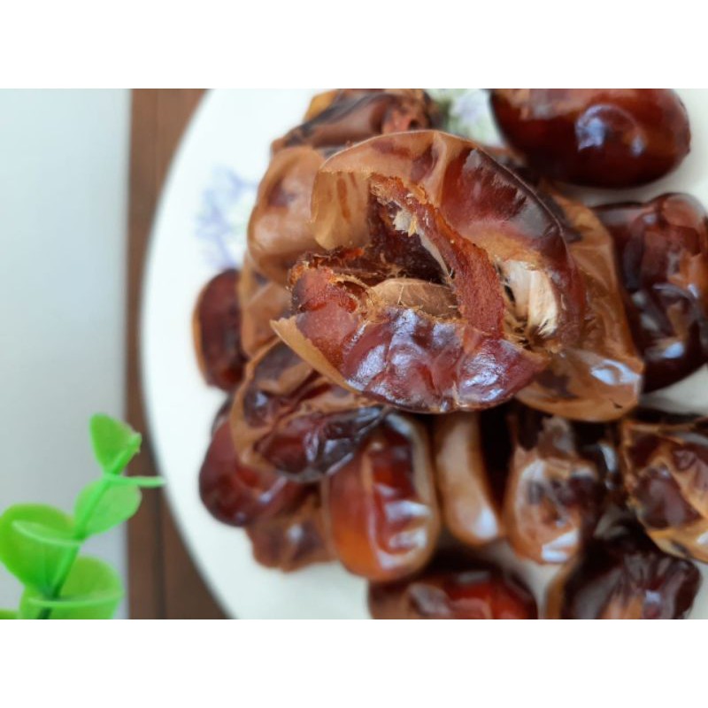 

Kurma Khalas 1kg