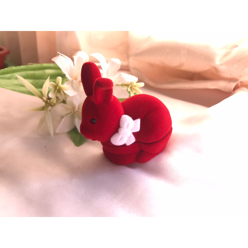 

kotak perhiasan cincin kelinci