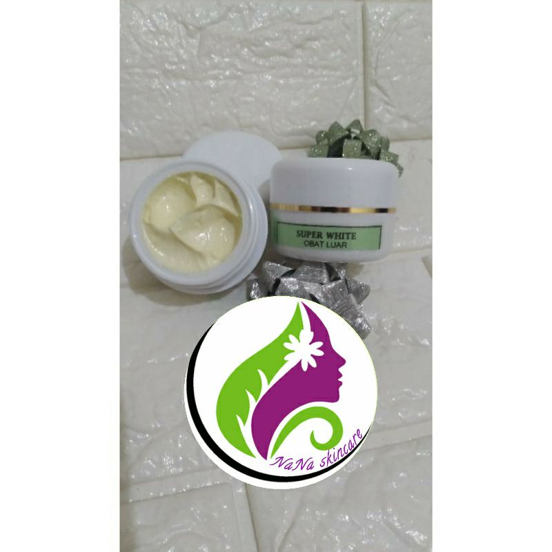 CREAM MALAM SUPERWHITE label hijau