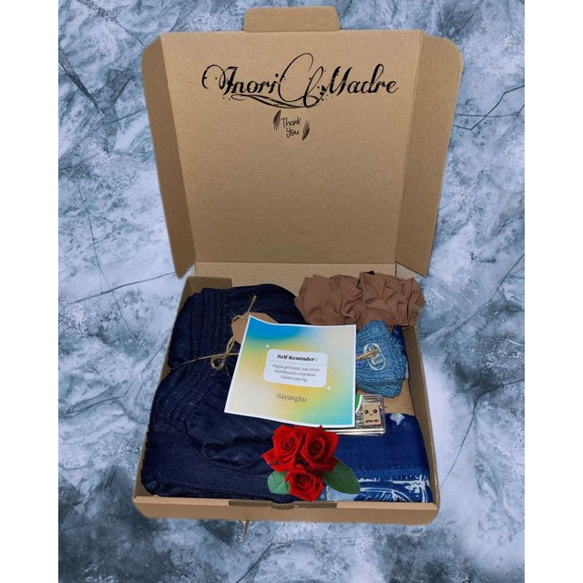 

HAMPERS COSTUM / HAMPERS HIJAB / KADO