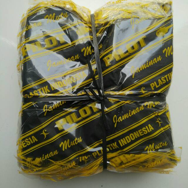 Kantong Plastik HD Hitam "PILOT" @10 pack/ikat Size 17x33