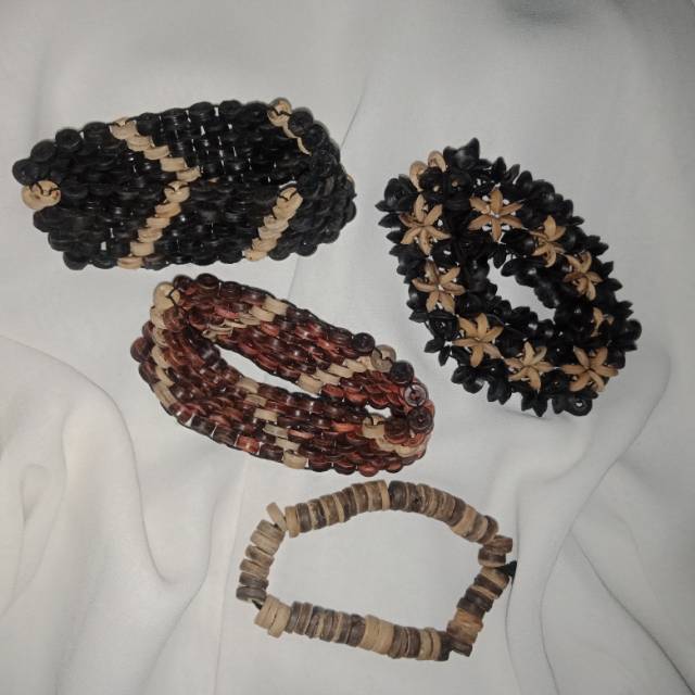 Gelang Kayu Etnik