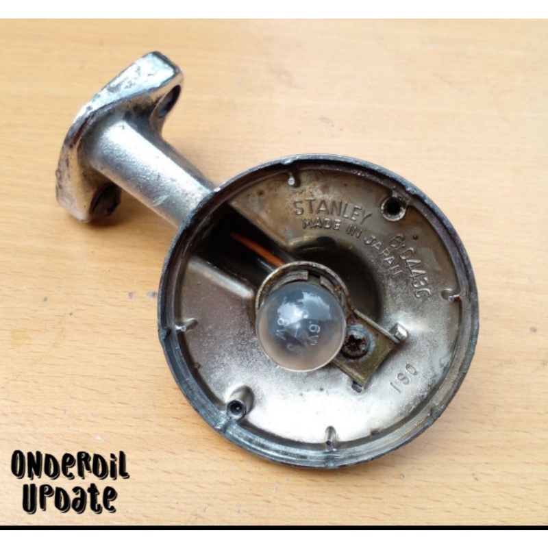 Tatakan sein reting belakang motor Honda C50 C70 Pispot Original