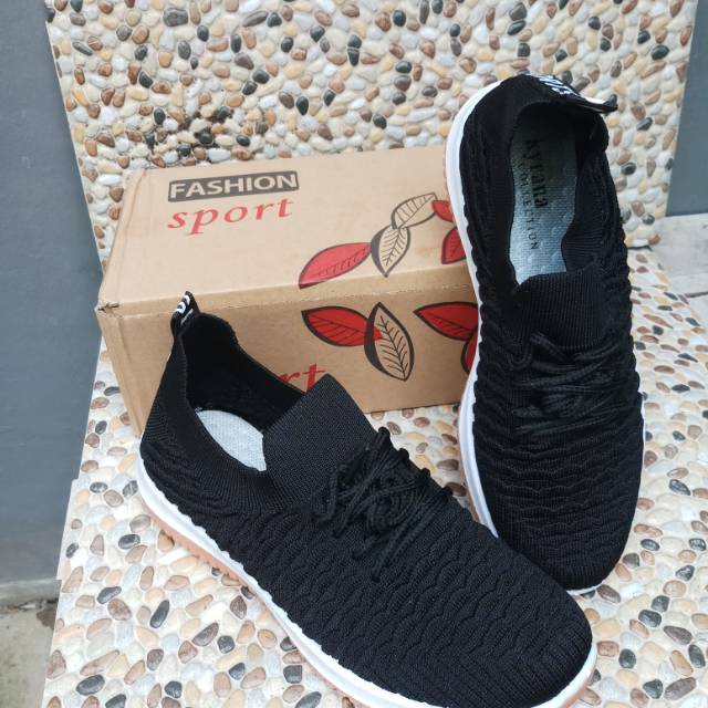 Sepatu  wanita fashion sport rajut import