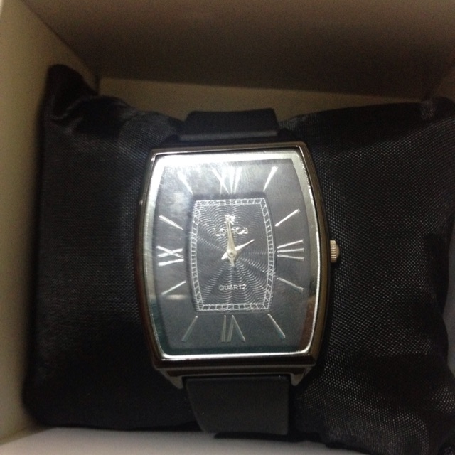 Jam tangan wanita Lorica satu brand dengan elizabeth