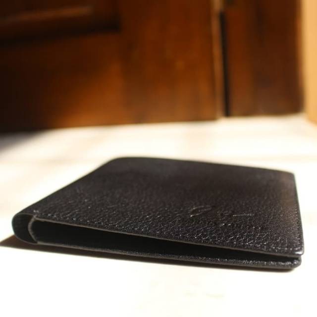 Dompet pria lipat kulit