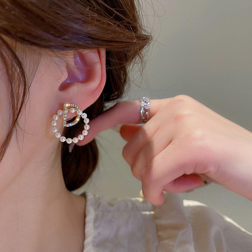 Needway Wanita Menjuntai Anting Trendi Manis Untuk Perempuan Huruf D Temperamen Kristal Drop Earrings