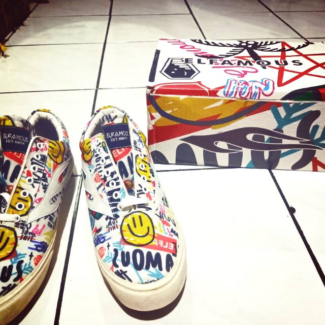 Sepatu Elfamous White Fury Low