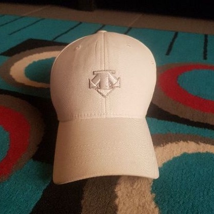 Topi DESCENTE original preloved