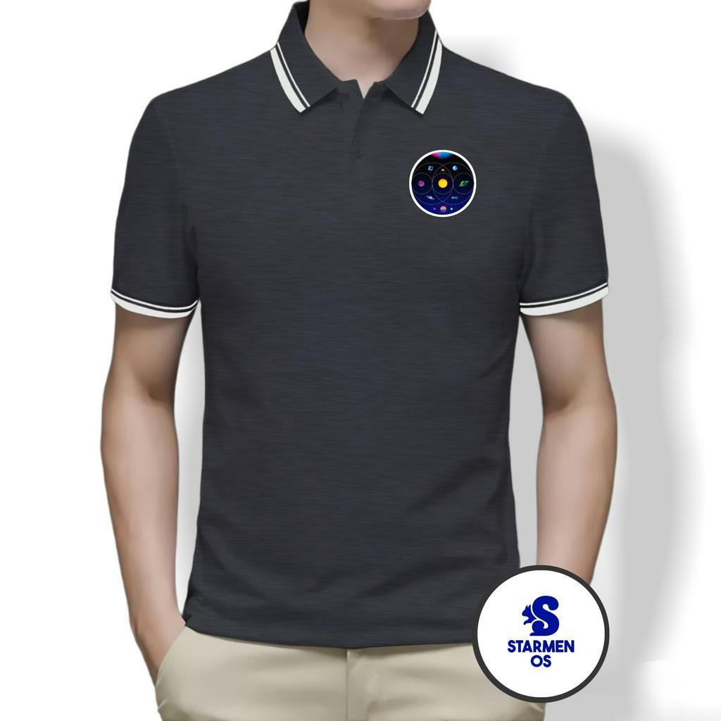 Kaos Polo Shirt Pria Kerah List Putih Logo COLDPLAY B