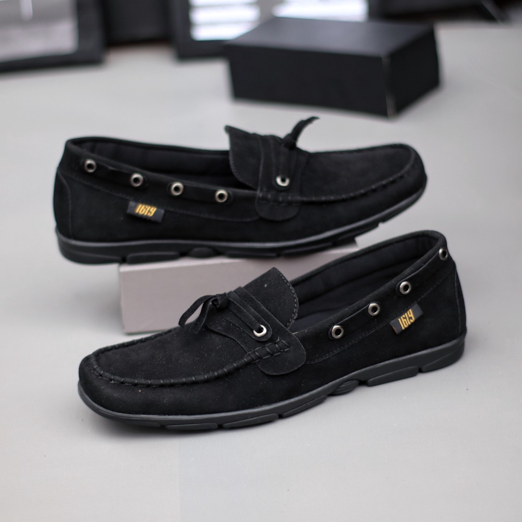 ZEVLIN Sepatu Casual Slip On Pria hitam Kulit SIntetis Sepatu Slop Pria Main Gaya Jalan Hangout Simple Murah