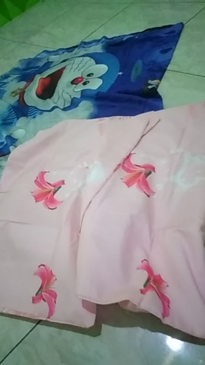 Best California Sarung Bantal + Sarung Bantal 2 Pcs - Random