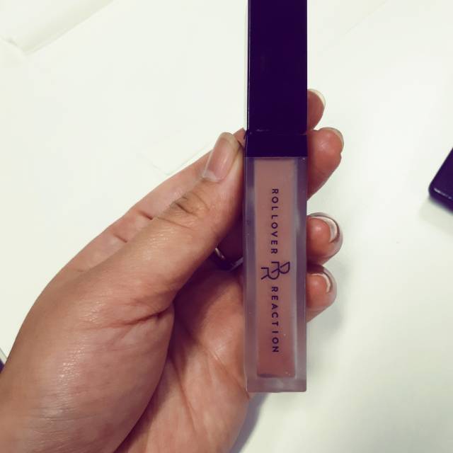 Preloved lip suede rollover reaction shade sally