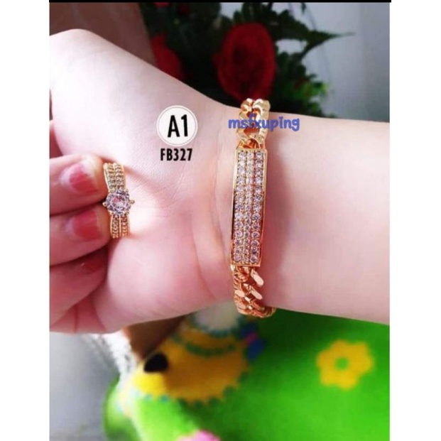 gelang tangan plat kotak K set cincin titanium gold satu set perhiasan wanita