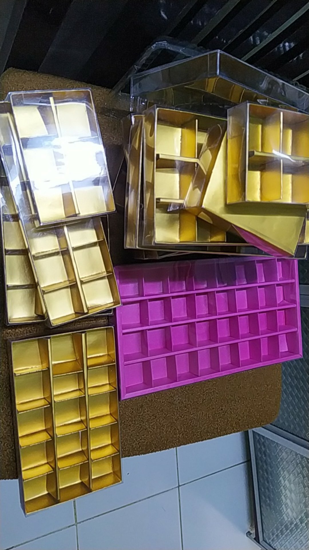 Box Coklat - Sekat 18 - Bisa Grosiran Atau Eceran