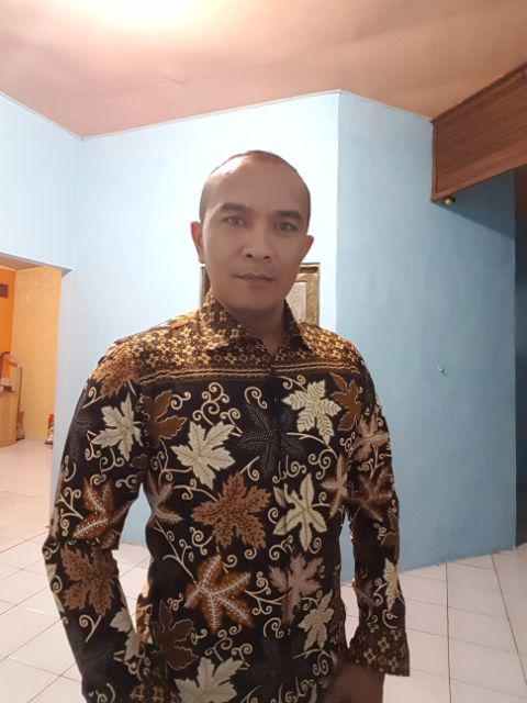 Baju Batik Pria / Kemeja Batik Pria / Baju Slimfit Lengan Panjang / Distro Luigi Batani Biru