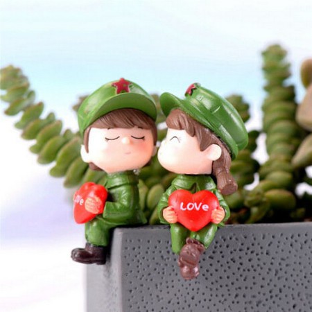 Miniature Lover Figures - Lovers Couple Figurines #08 (2pcs)