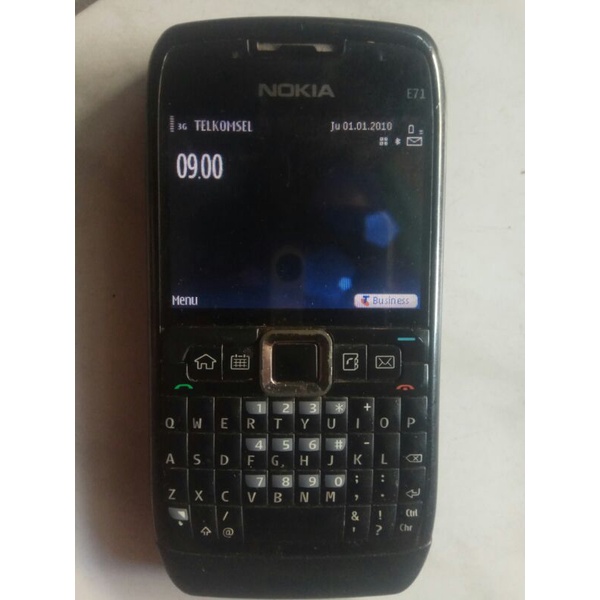 nokia e71 hitam dan nokia e71 merah