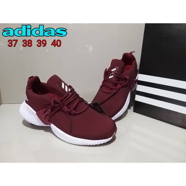 ADIDAS / sepatu olahraga