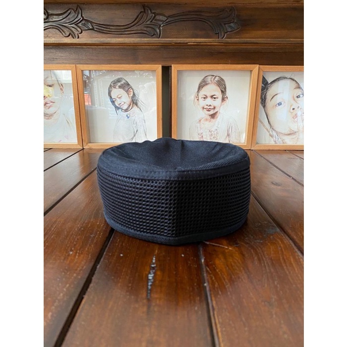 Peci Kopiah Taliban Iqmal Warna Hitam Polos Motif Bulat - Bulat Kecil