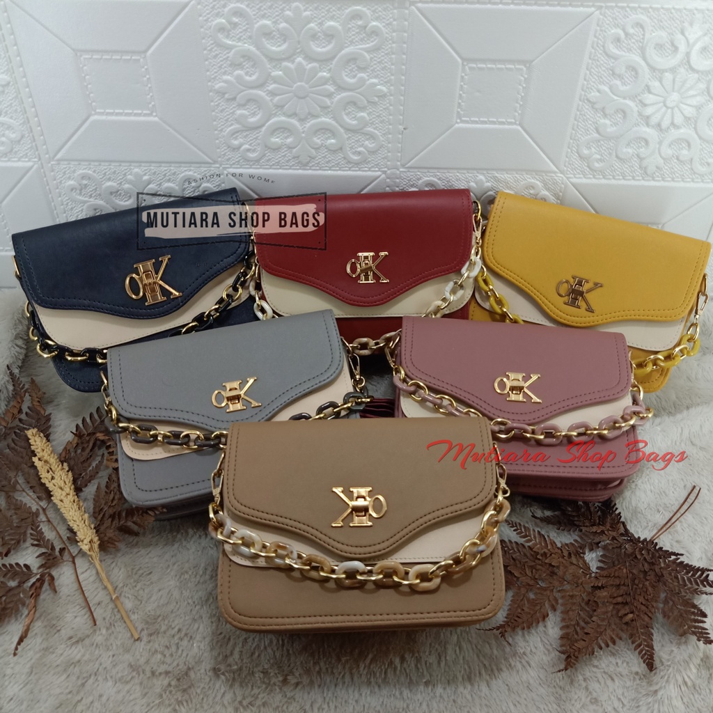 New Arrival!!! Tas Selempang Fashion Wanita Kunci Putar oK Kekinian Free Tali Rantai Giok Import Uk.16X22cm (Tali Rantai Sesuai Stok Yang Ada Tidak Bisa Sesuai Gambar)