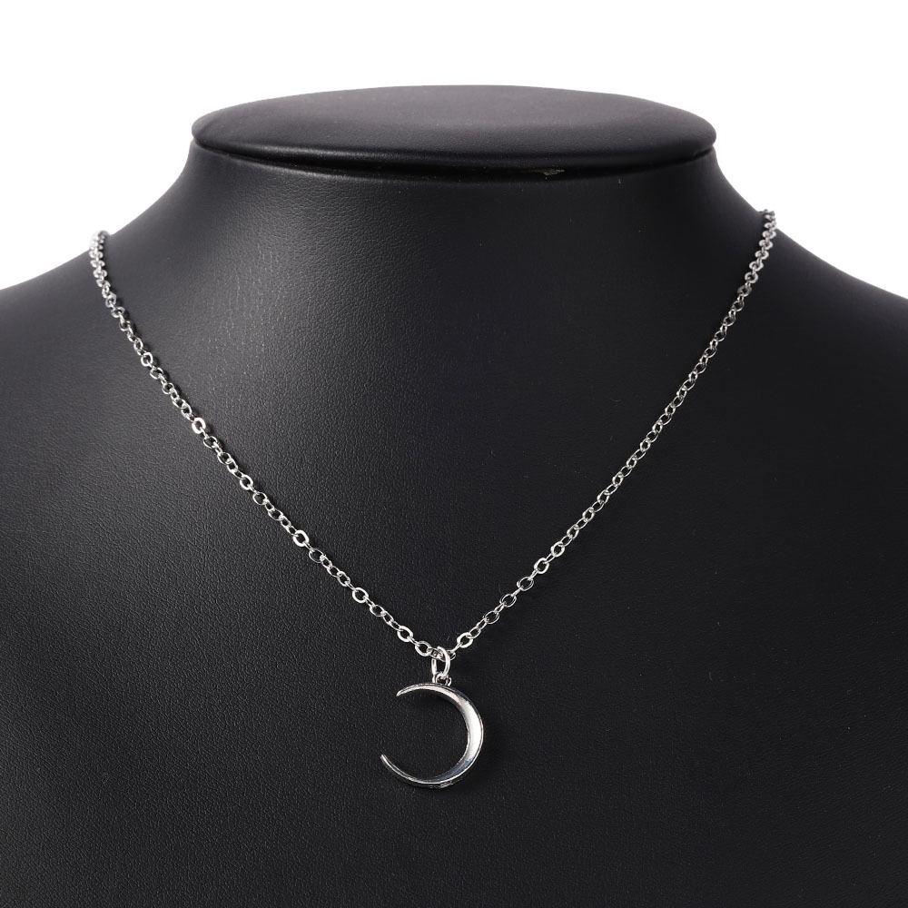 Korean version of simple temperament cold wind wild moon clavicle chain 210807