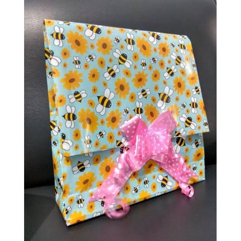 

Kertas Kado Kartu Ucapan Paperbag
