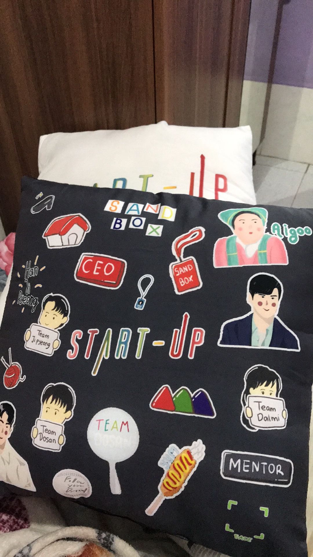 Bantal Sofa Start Up Korea - Han Ji Pyeong / Nam Do San / Seo Dal Mi 40x40 Cm - Pusat Kado Murah