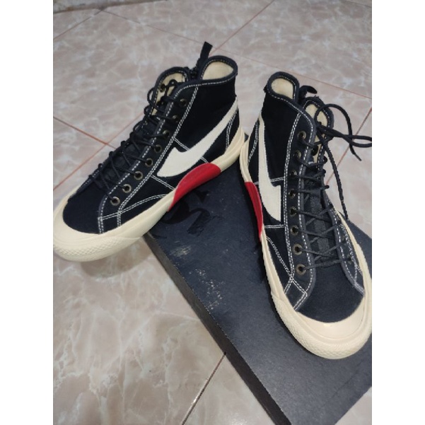 Sepatu Compass Proto RnD Hi