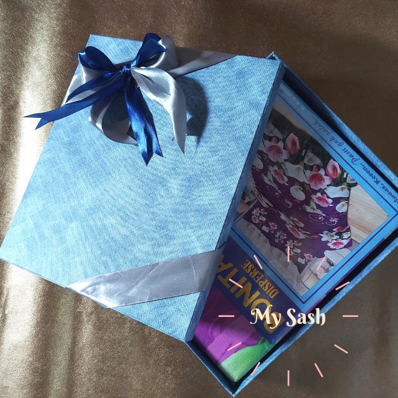 

Box / Kotak Kado SPREI 26x31x7cm