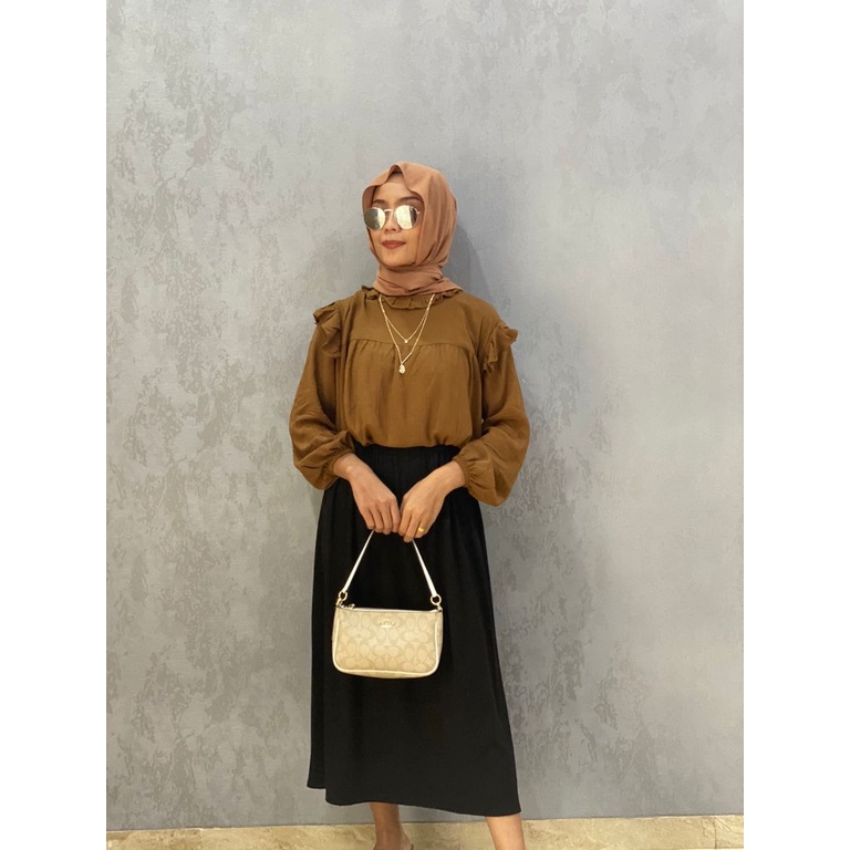 DAISY BLOUSE  BLOUSE KOREAN STYLE  BLOUSE WANITA  BLOUSE  ATASAN WANITA  ATASAN WANITA TERBARU  ATASAN WANITA BLOUSE  BLOUSE TANGAN BALON BLOUSE KEKINIAN L fit to Xl /Izdihaar_olshop