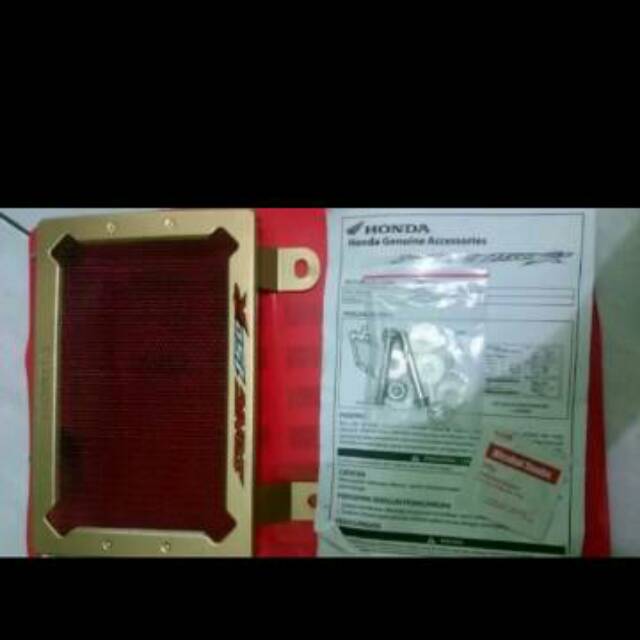 (ORIGINAL AHM)COVER RADIATOR SONIC 150R K56A 0800K56GLD ORIGINAL AHM. Satu Paket