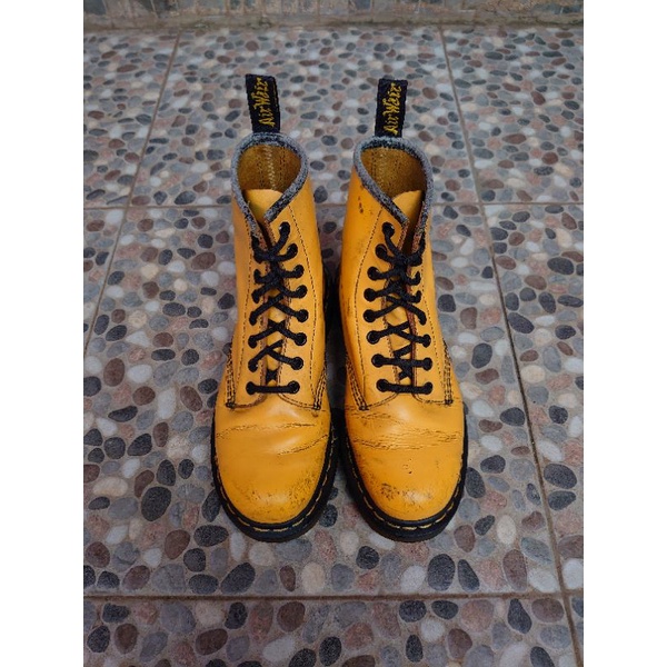 dr. martens 1460 yellow smooth