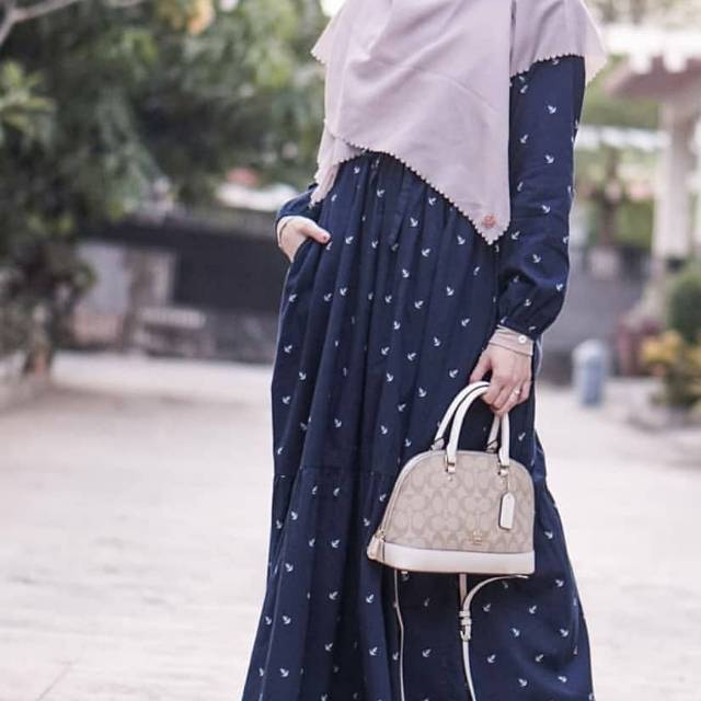 meira navy size XL by squada daster