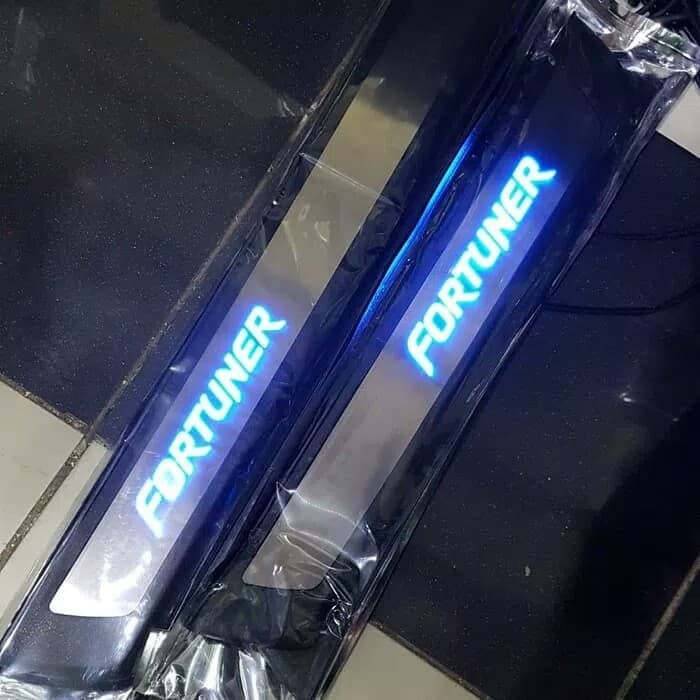 Sillplate LED Fortuner VRZ