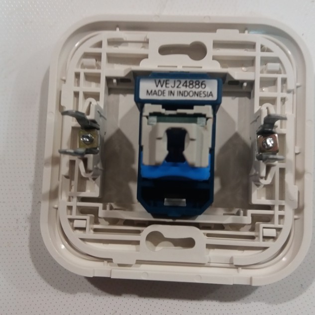 Panasonic Wide Series Outlet Data CAT 5 / CAT 6