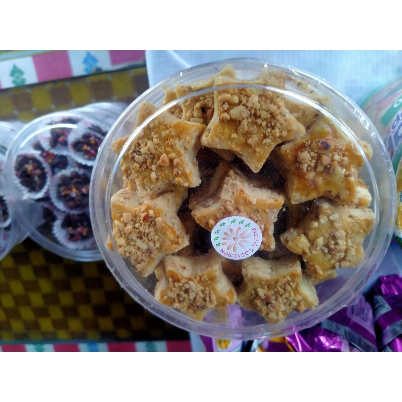 

kue kering/bangkit kacang/putri salju/kastangel/ kue lebaran / jajanan lebaran