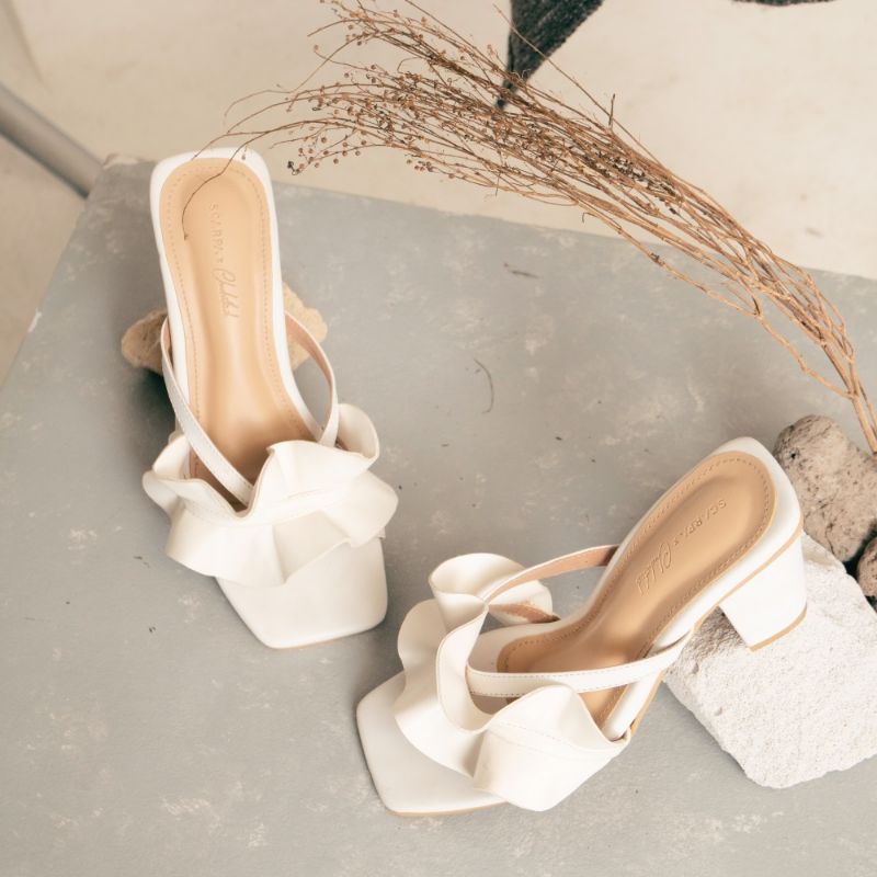 Scarpa x Chachathaib Carrie Ruffle White Block Heels