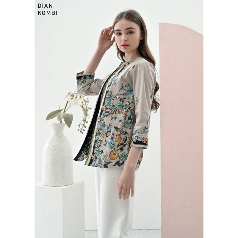 Evercloth Dian Atasan Batik Wanita Lengan Panjang Blouse Batik Perempuan Blazer Luaran Outer