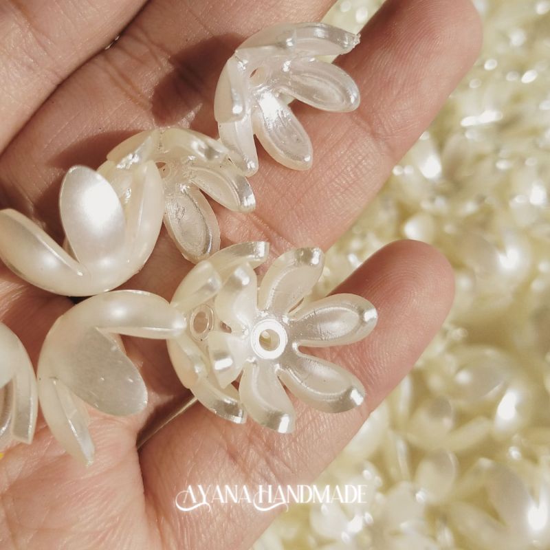 20pcs manik kelopak bunga pearl BW03