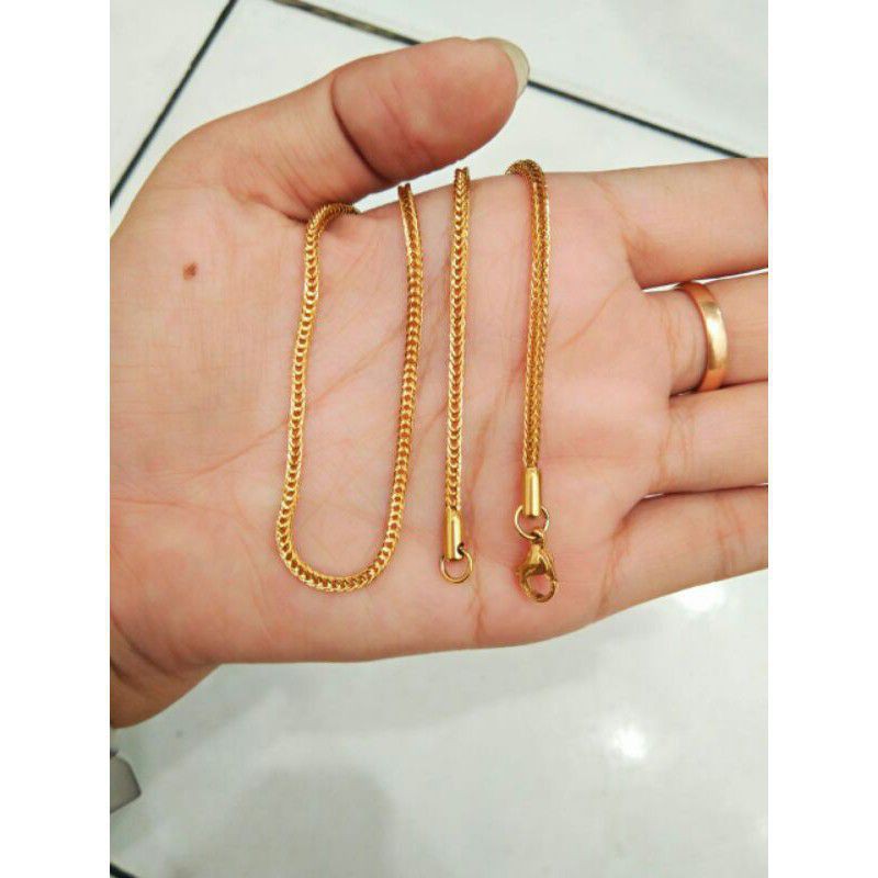 KALUNG TITANIUM PRIA MODEL CIPIRAN ANTI KARAT WARNA GOLD