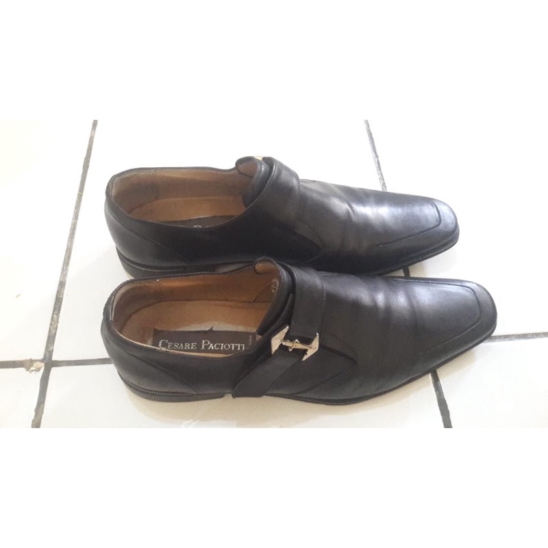 SEPATU CESARE PACIOTTI