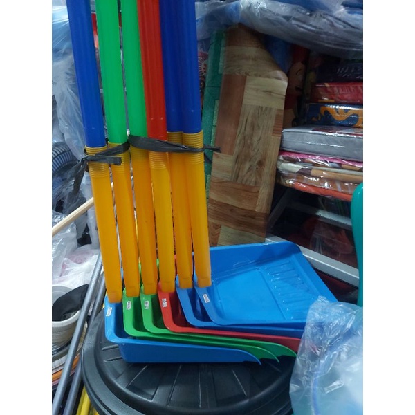 Serok sampah plastik