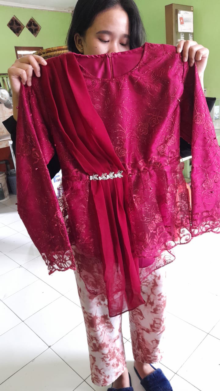 Kebaya Couple Maura Couple - Sania Ruffle Batik Couple Ori Ndoro Jowi Dnt Garansi Cp Parang Maron