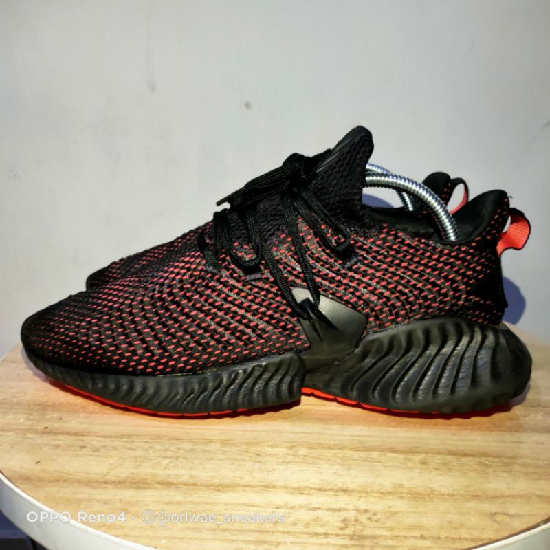Sepatu Sneakers Bekas Second -- Adidas Alphabounce Instinct