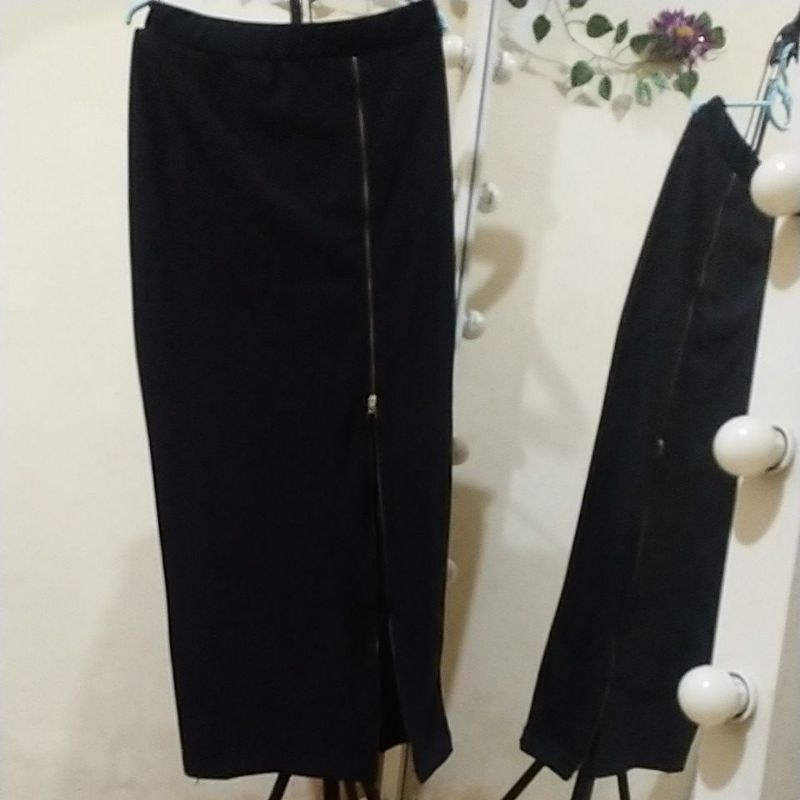 PRELOVED ROK WANITA MURAH-LP75/PB89