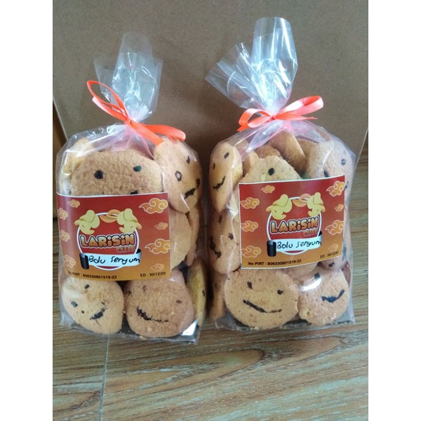 

Bolu Kering Senyum